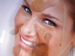 Sam Faiers From TOWIE A Facial
