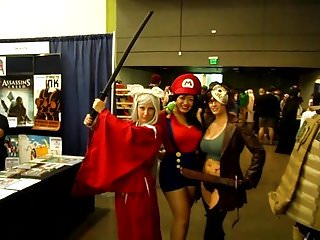 jacking in my pants hunting tits at the comic con 2