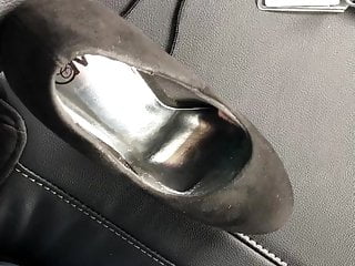 Cum in 20 yr old friend high heels in her car