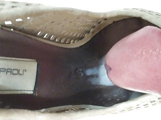 Cum in stepsister&#039;s shoe