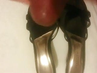 Cumming in my aunt&#039;s heels