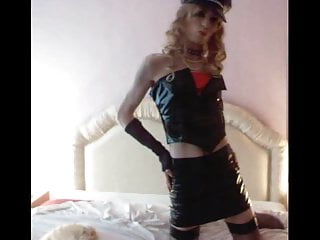 Sissy cd poses and black hat...