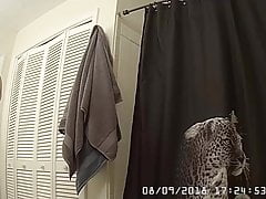 Cute Girl Masturbates After Getting Out of the Shower