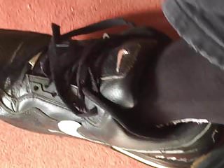 Playing with nike airmax 03...