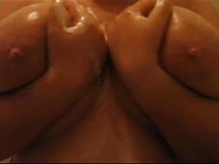Bbw washing her huge breasts close...