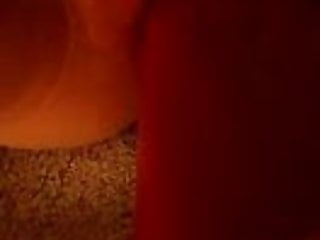 Deutsche schiebt sich Kerze bis zum Muttermund!