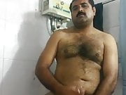 Indiano bigodudo sacudo 