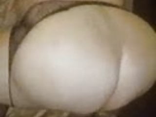 PAWG in stockings shakes that thing