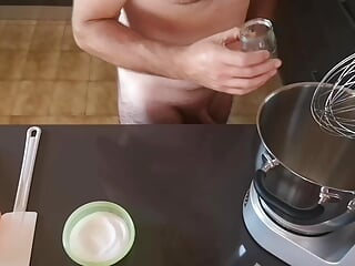 Cicci77, after making Pedro cum to reach 135 grams of sperm, prepares a super batch of &quot;all sperm&quot; meringues 45%