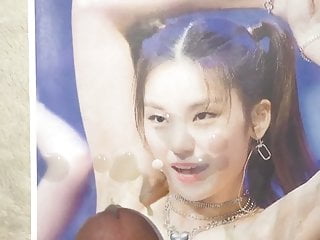 Itzy Yeji Cum Tribute Cum On Her Armpit And Face + Piss