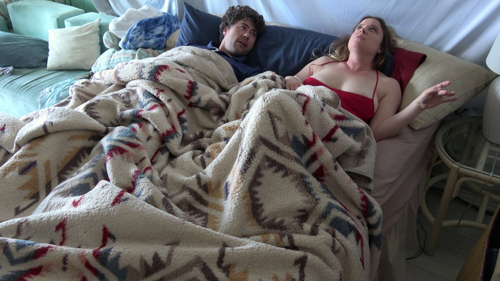 Stepson gets up with stepmom in the bed and fucks the wrong hole