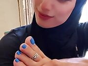 Hijabi feet