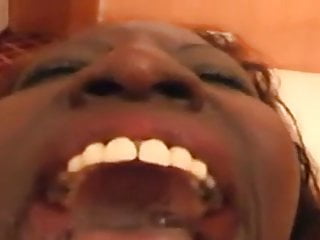 Deutsche Negerin saut mit Sperma rum - Bild 3