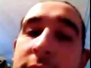 Luca D'ilio si masturba in webcam