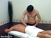 Muscled gay dad seduces a horny young masseur