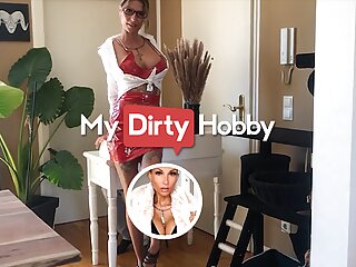 Mydirtyhobby intern cums on his boss...