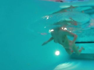 Wasser-Fantasien mit der Schweizerin Eva