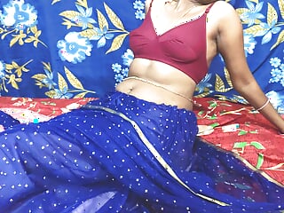 Hot bhojpuri housewife dancing in the blue saree with full josh