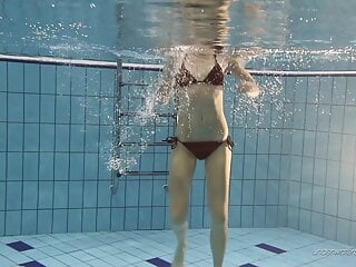 Chick Nastya Naked video: Hot underwater chick Nastya naked and hot