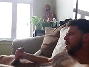 Cam Cum: Daddy Covers His Hairy Chest