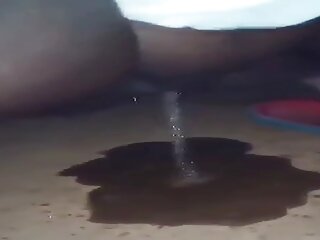 Aunty Outdoor Pissing Video 2...
