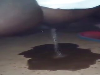 Sri lankan aunty outdoor pissing video...