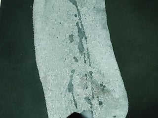 Schnell auf eine graue Socke gespritzt (nach dem 5x wichsen)