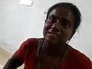 Tamil aunty showing boobs