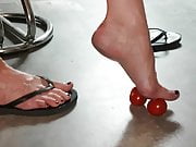  I crush tomatoes with my bare hot feet