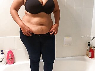  video: Sexy and Curvy Milf Strip Teasing and taking Bath Naked