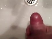 Wanking and cuming in the sink