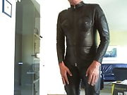 Me in leathercatsuit