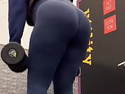 Thick ass in gym 2