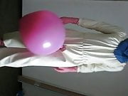 Gummianzug und Luftballon - latex rubber suit and balloon