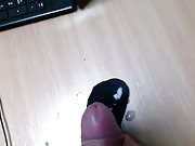 cumming on (not) my sisters smelly socks