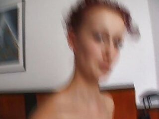Kleine Schuechterne brunette 21 Jahre taut beim ersten analfick auf - Bild 2