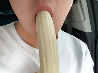 A slut eating banana and gagging...