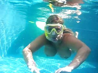 Mauritius Diving lessons in the pool