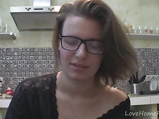 Amateur Webcam, Solo Kitchen, In Love, Girl with Glasses