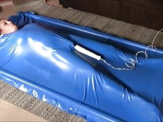 Cumming In Vacuum Bed...
